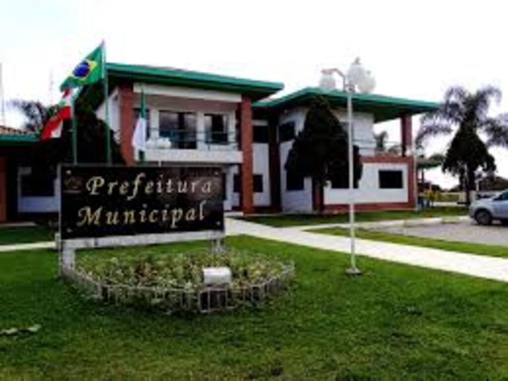 Imagem mostra a prefeitura do Município de Palmeira, na Serra Catarinense